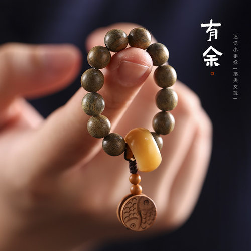 天然檀木小手捻绕指柔手把件饰品