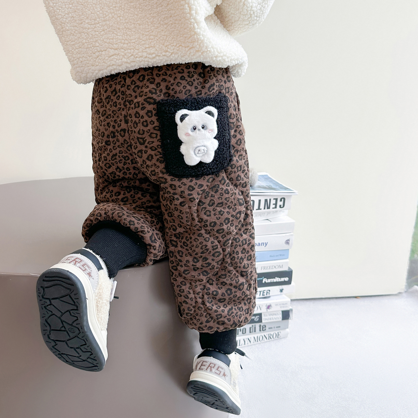 女童加绒豹纹裤子2025新款秋冬季加厚时髦保暖棉裤宝宝洋气束脚裤