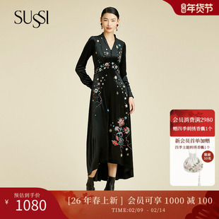 SUSSI/古色冬季新款商场同款黑色V领刺绣正中长款连衣裙女
