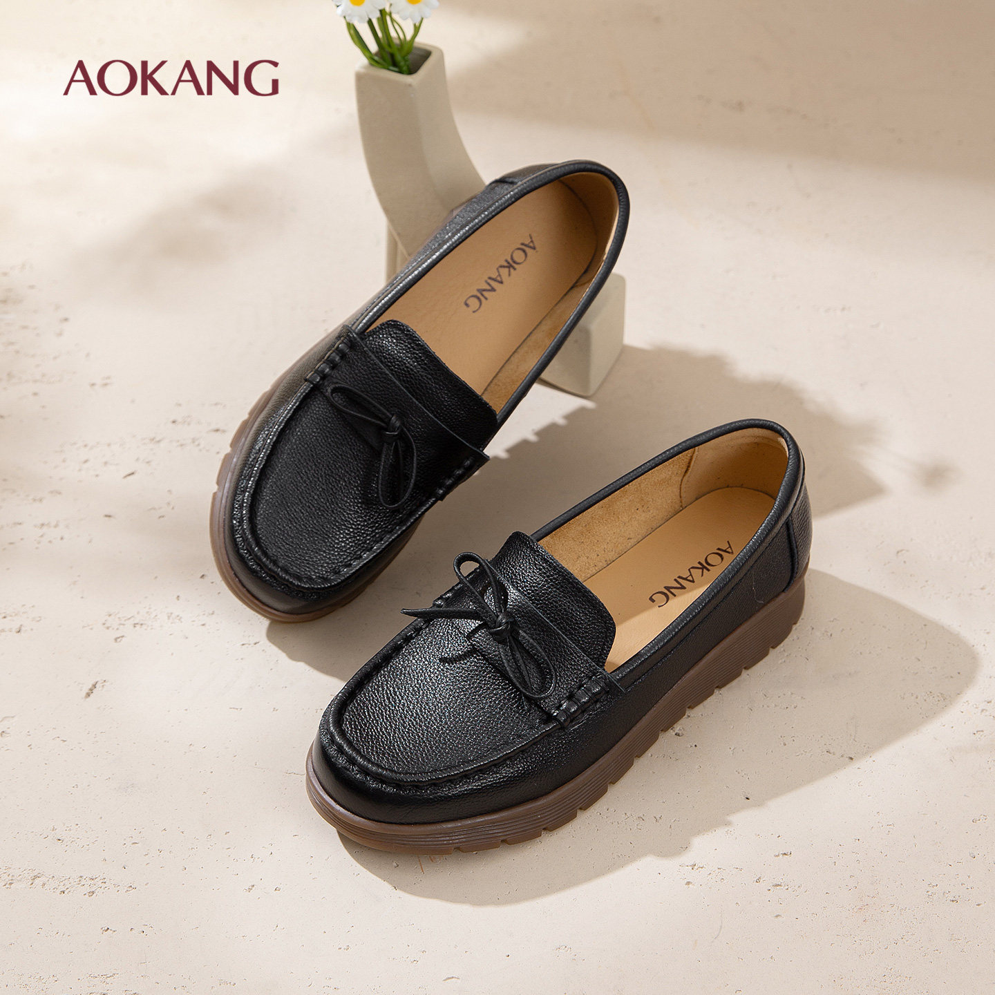 奥康 女鞋2026春季新款真皮复古乐福鞋舒适浅口妈妈单鞋N