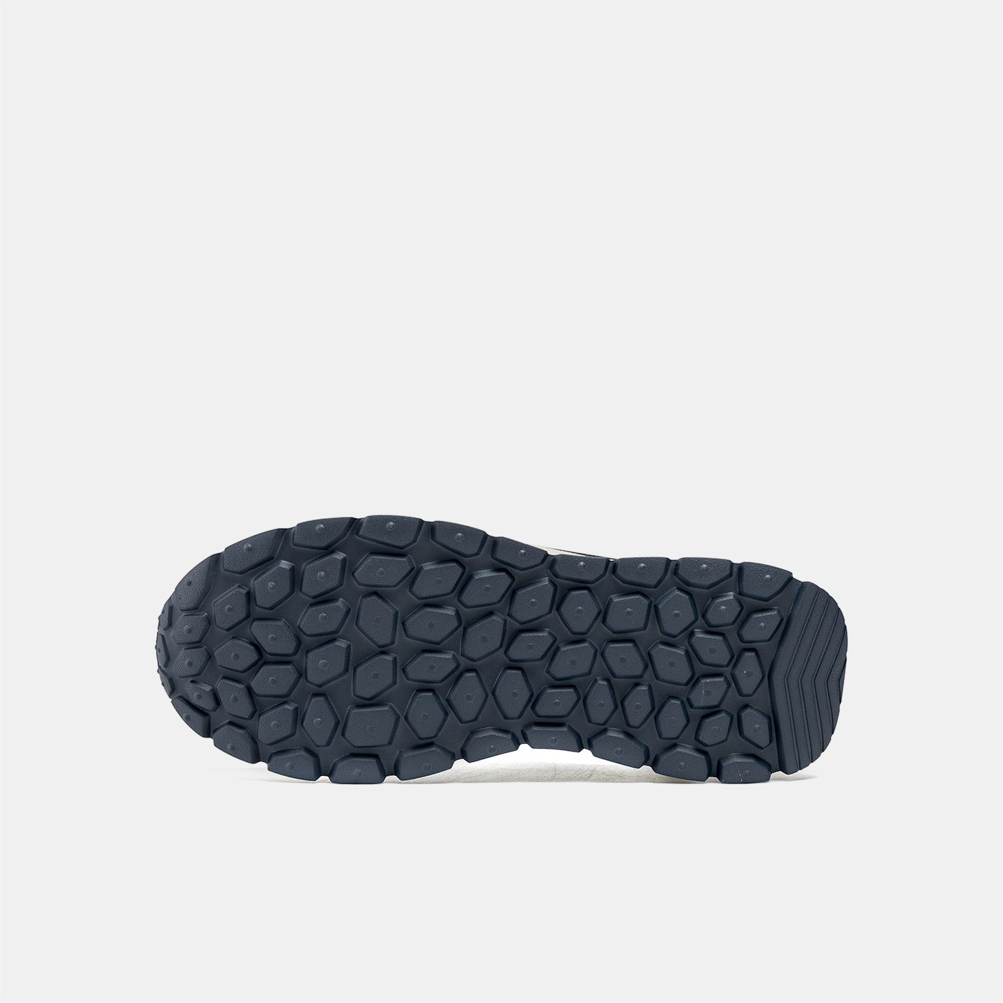 奥康秋季男式防滑百搭运动小白鞋