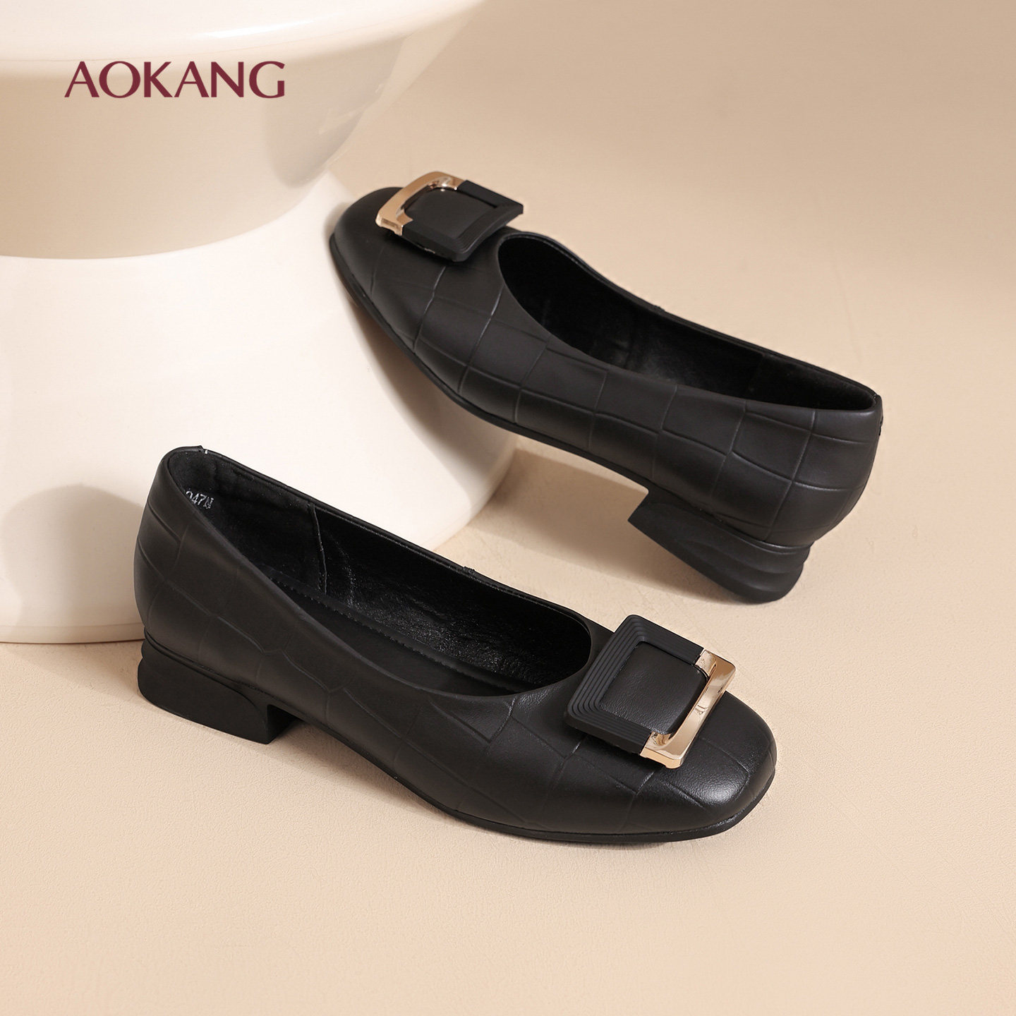 奥康 女鞋方扣粗跟高跟鞋女新款妈妈软底上班穿不累脚单鞋子皮鞋N