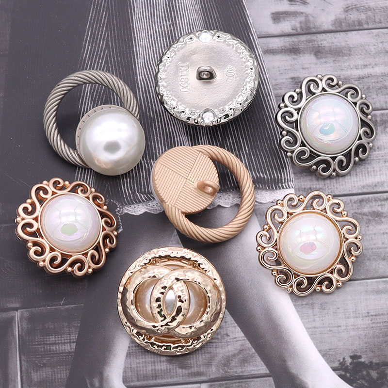 高档大衣毛衣小香风金属纽扣