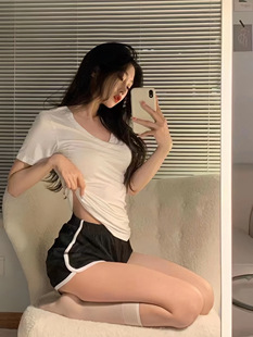 Devo den官方正品 辣妹修身 祁山明栗子同款 v领白t恤女 GINGER