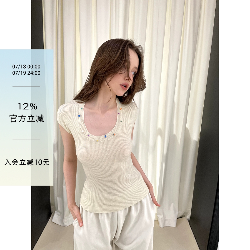[GINGER]BabesoQ夏日甜甜圈手缝彩珠领子珍珠热辣U领针织短袖上衣