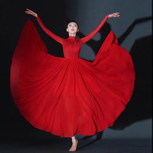 华鲁多尔琪牛奶丝加雪纺各种摆渡