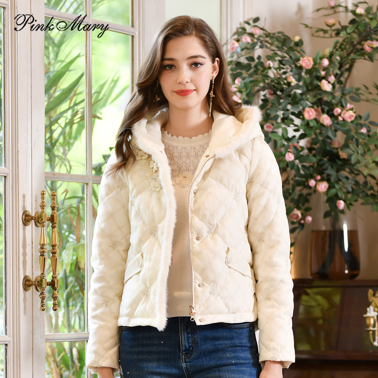 粉红玛琍羽绒服女2025秋冬新款舒适白鹅绒毛边连帽外套PMAOW7612