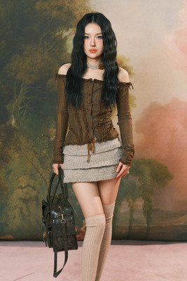 一字肩中世纪修身蕾丝衫