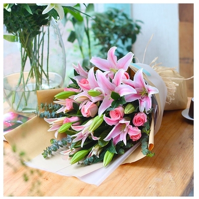 南昌青山湖区南昌大学上海路北京东路南京东路鲜花店蛋糕速递玫瑰