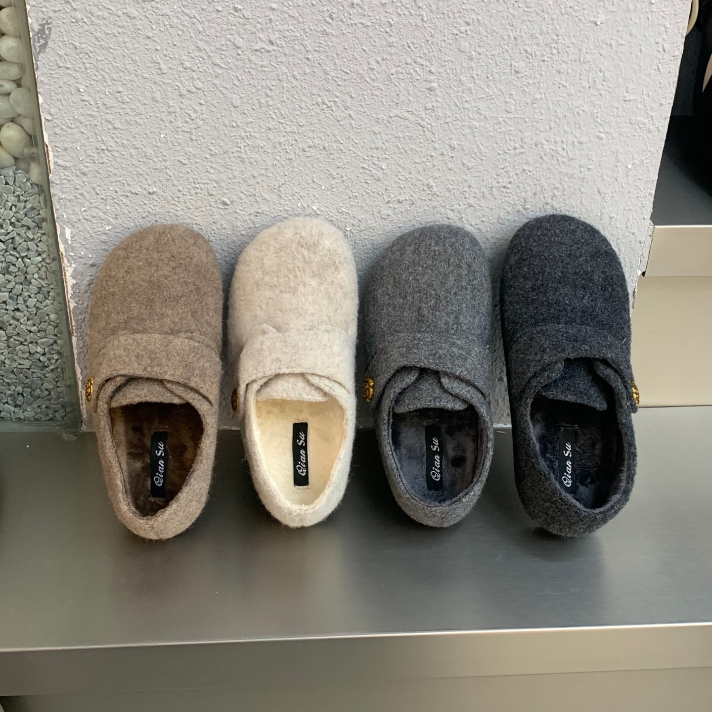 复古魔术贴一字带呢子毛毛鞋女外穿秋冬加绒乐福鞋保暖芭蕾棉鞋子