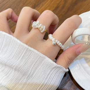 天然淡水珍珠戒指女轻奢高级感巴洛克珍珠S925纯银链弹力抽拉小珠