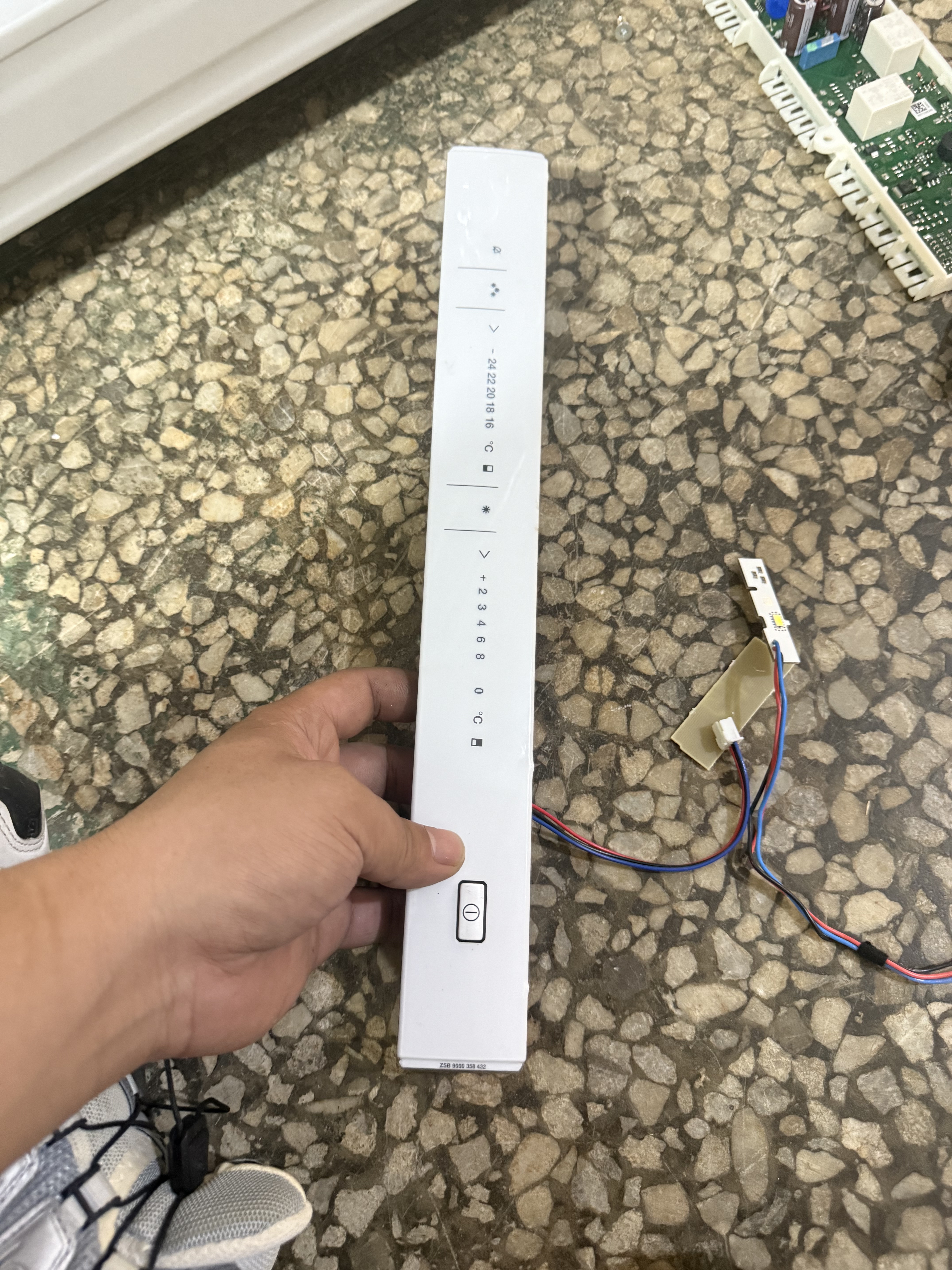 嘉格纳嵌入式冰箱289303显示主板控制主板原装配件