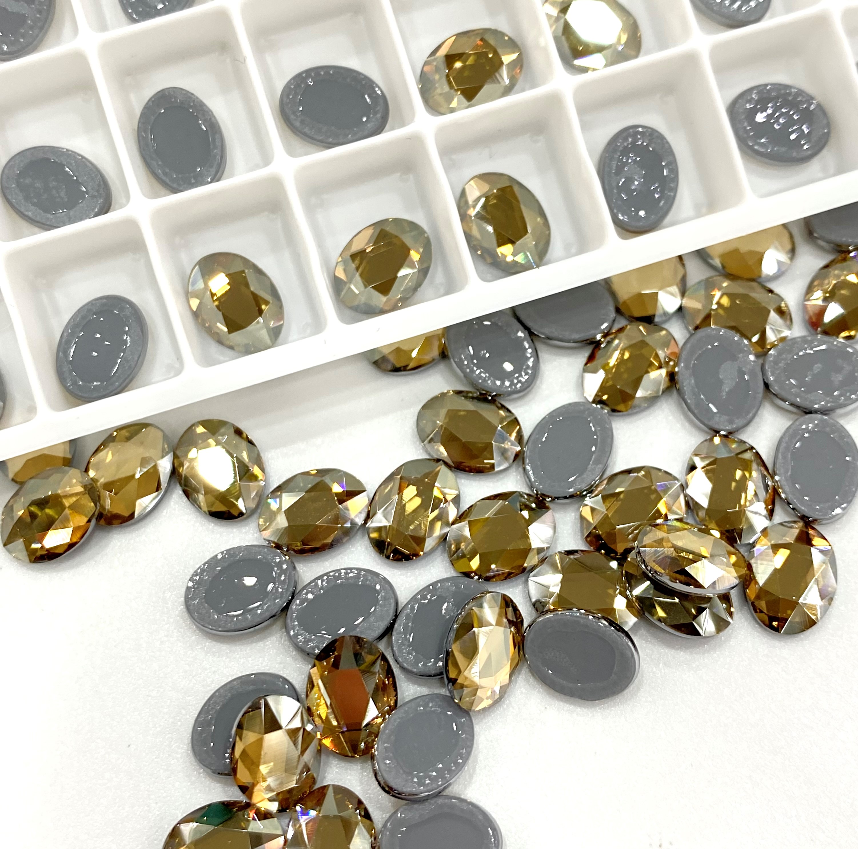 施家平底异形椭圆钻饰