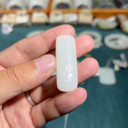 和田玉（羊脂白玉）暗香牌
