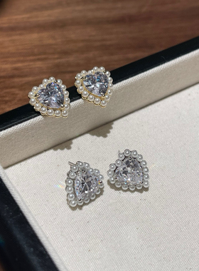 艾鹿耳饰新款法式简约气质ins风耳环小巧高级感轻奢爱心耳钉02489