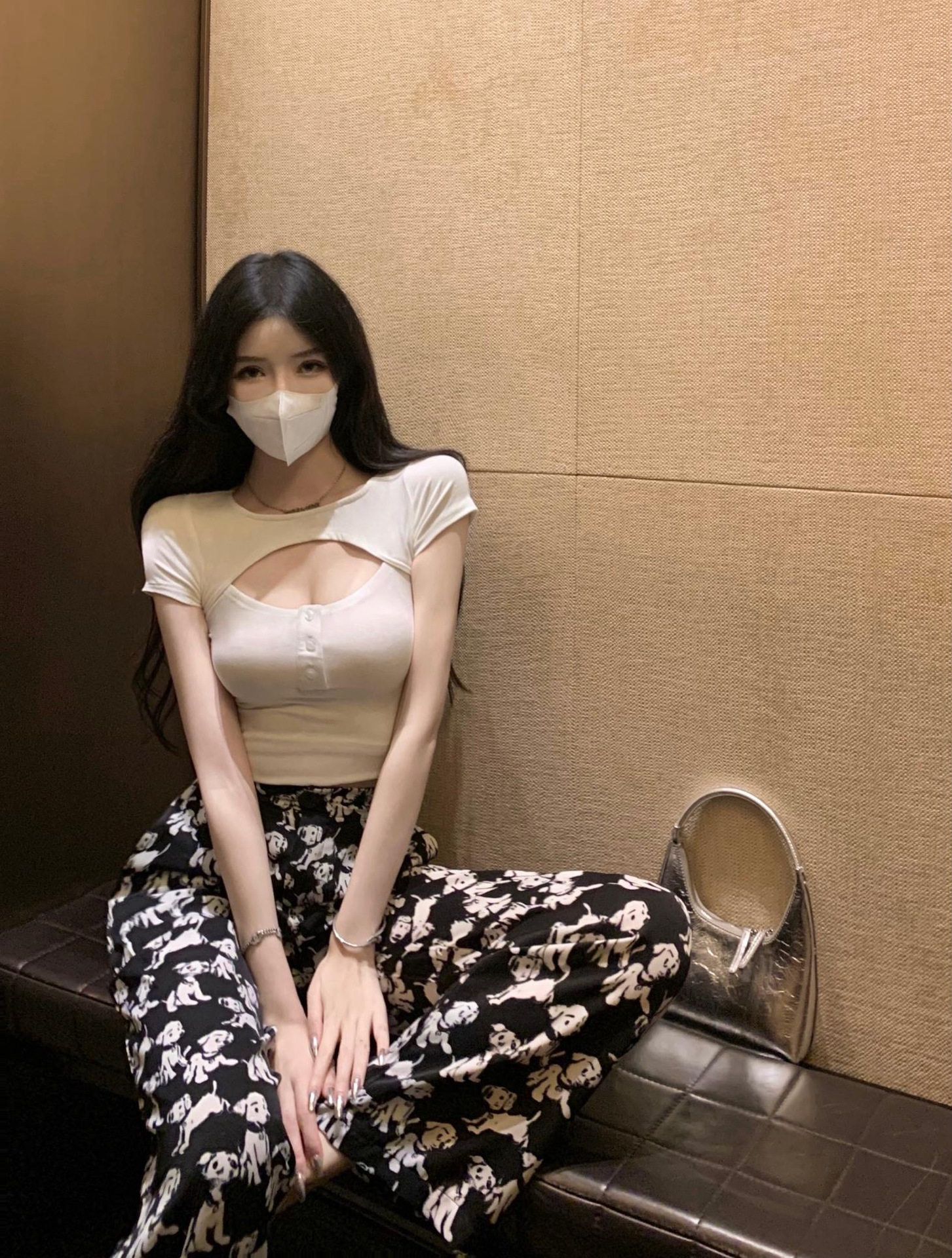 2026新款时尚设计感针织长袖t恤女早春季新款修身上衣内搭打底衫