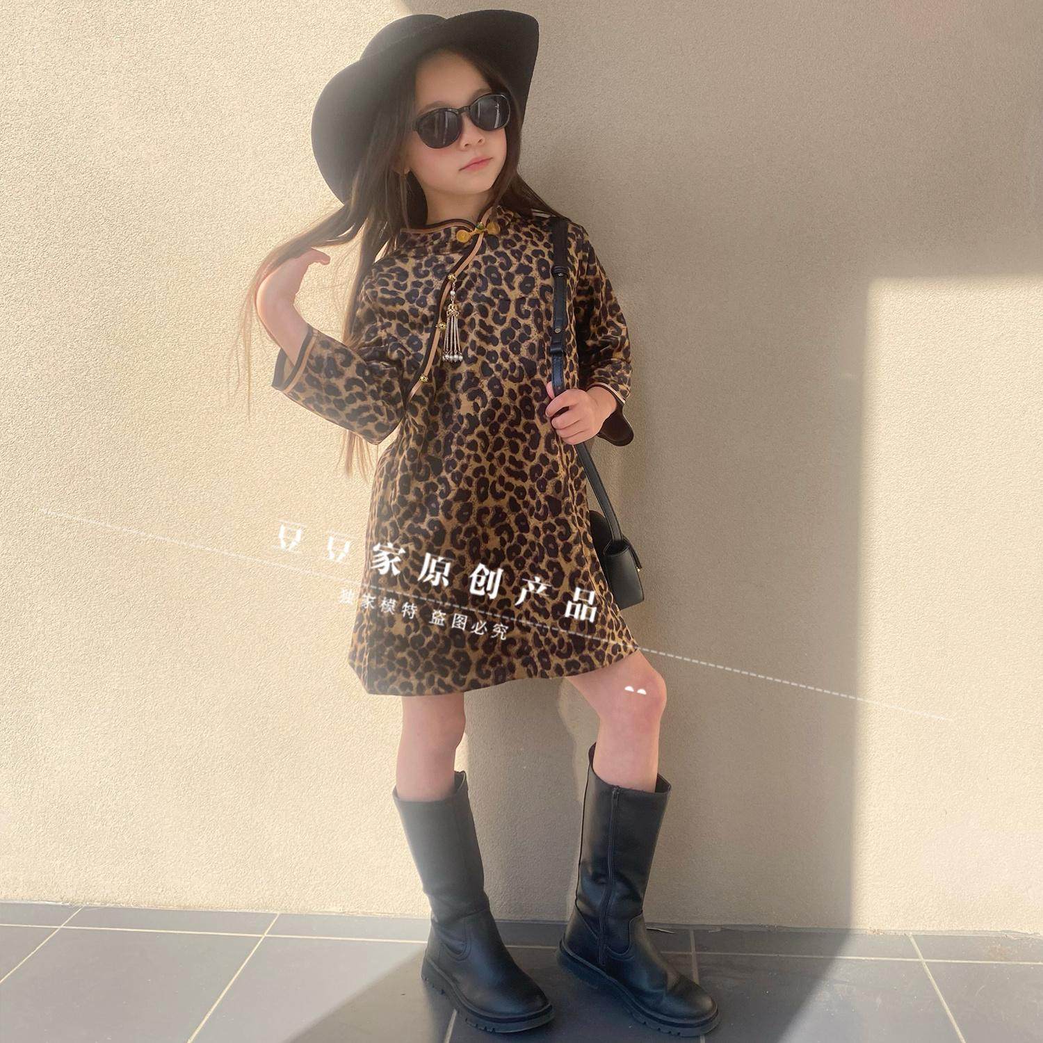女童鹿皮绒旗袍裙豹纹个性儿童唐装连衣裙2024新款小女孩改良裙子