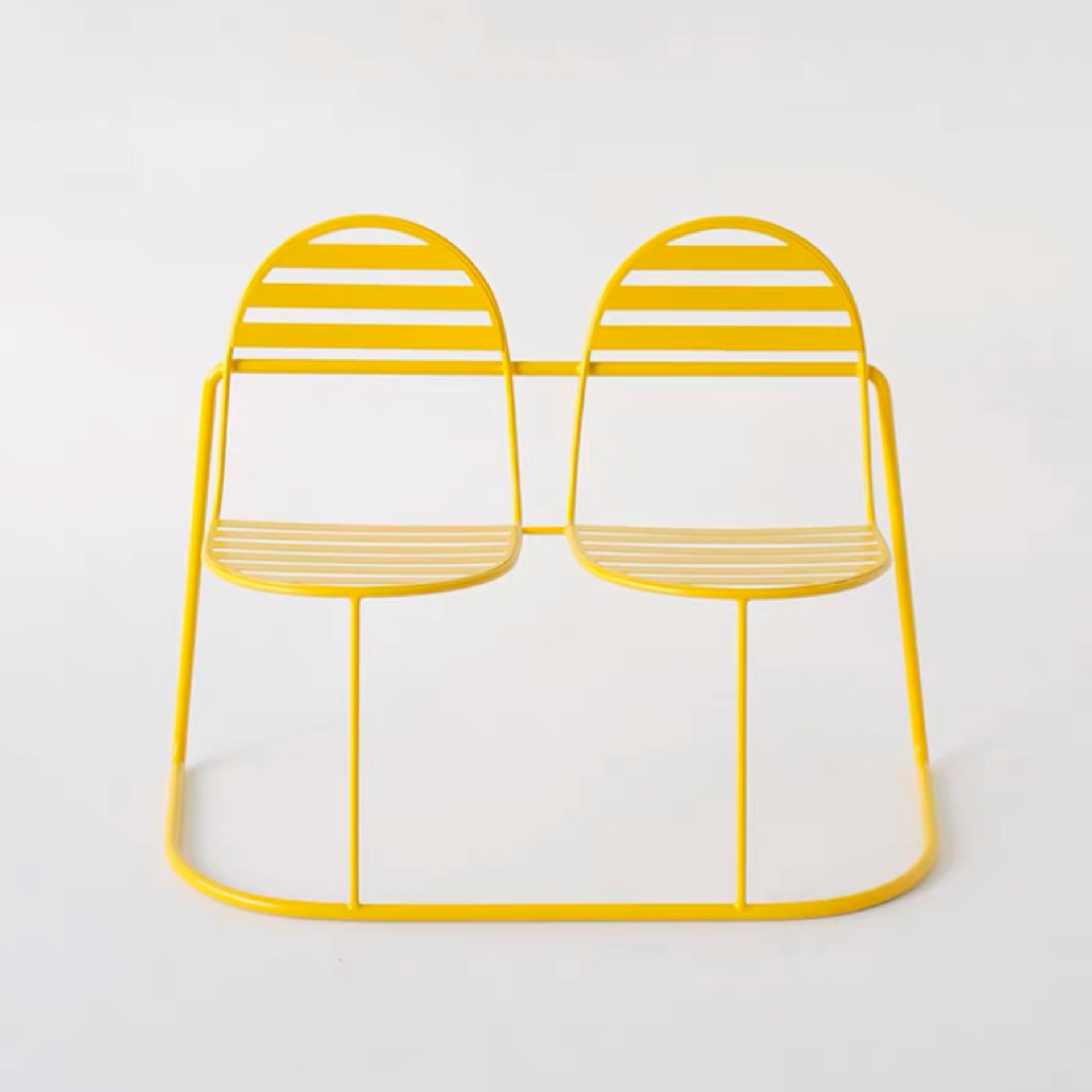 现代极简风茶店露营多巴胺连体桌