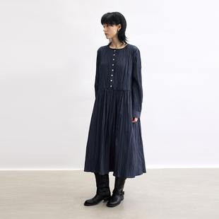Dotdrobe多着 褶皱肌理面料长袖宽松连衣裙早秋可叠搭-两色入