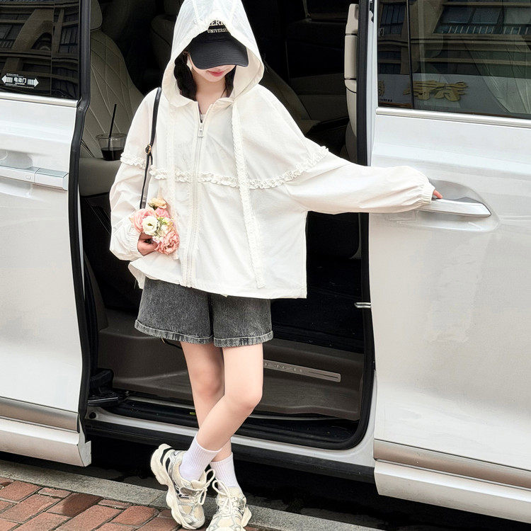 女童防晒衣夏季薄款白色连帽花边拉链松弛感百搭外套