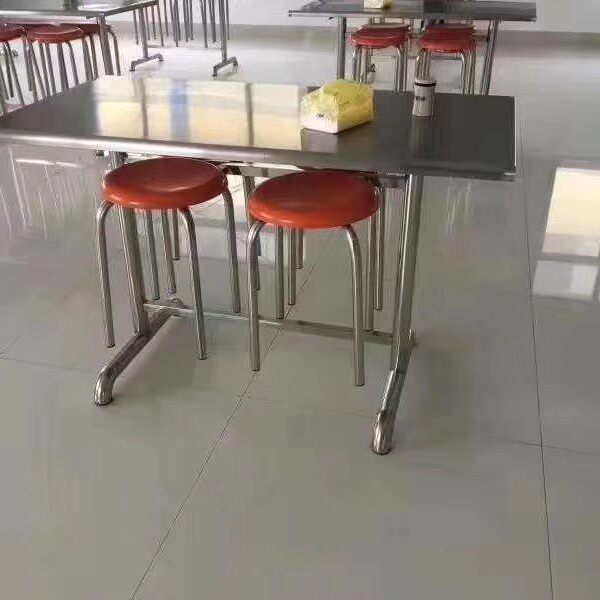 不锈钢食堂餐桌学生工地