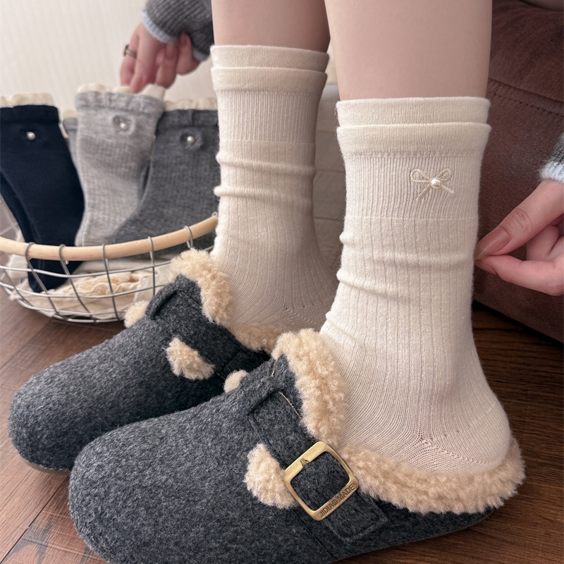 秋冬羊绒袜子女韩系双罗口撞色中筒袜ins珍珠配蝴蝶结刺绣堆堆袜