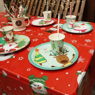 圣诞节蛋糕盘纸餐盘派对纸杯餐具餐桌餐厅一次性桌布吸管台布纸巾