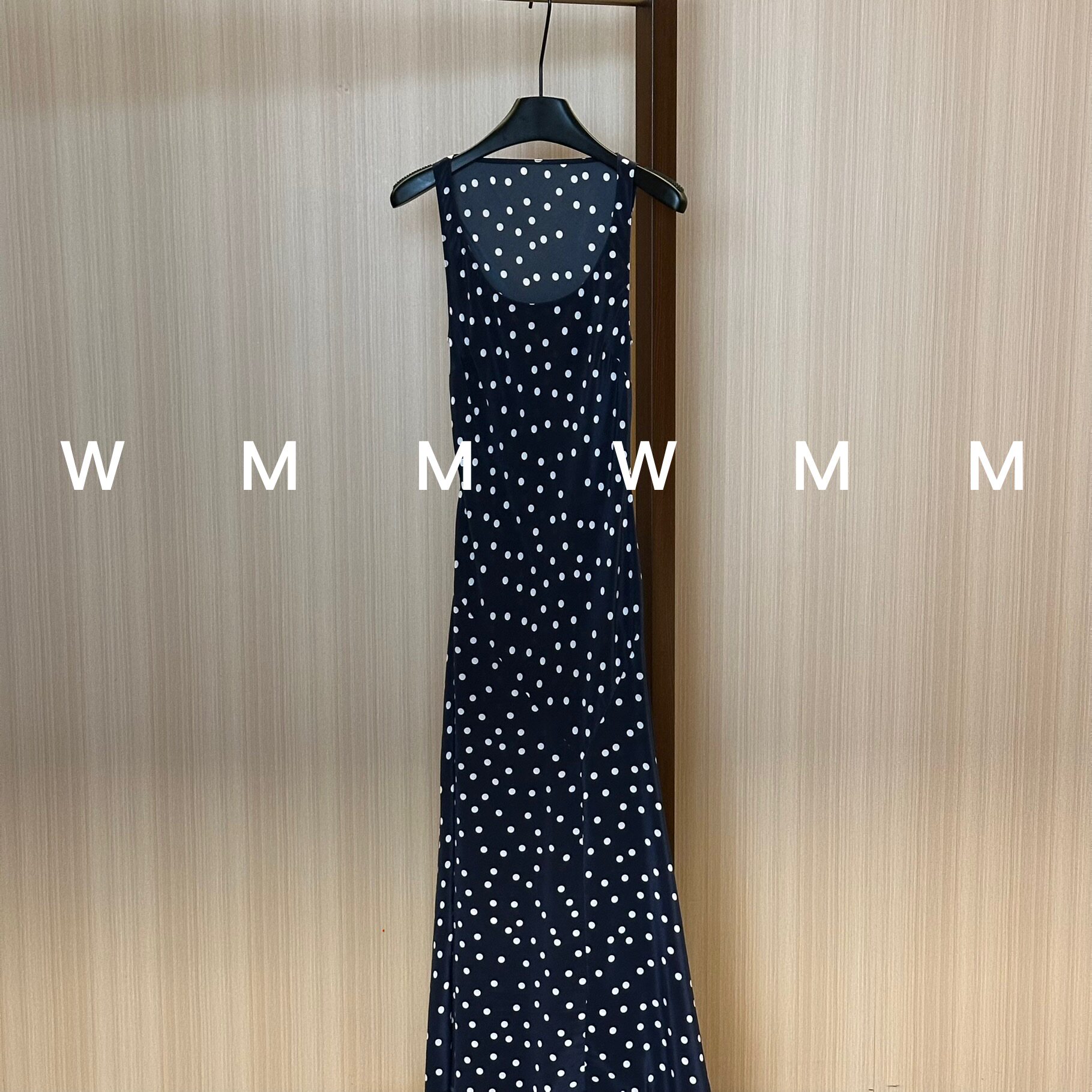 WMM法式波点桑蚕丝垂感无袖连衣裙女新款休闲百搭时尚舒适显瘦裙