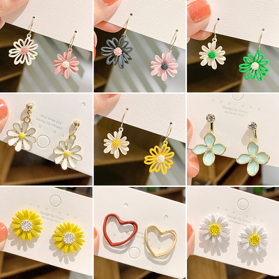 taobao agent Asymmetrical fresh earrings, flowered, internet celebrity, simple and elegant design