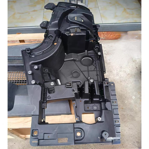 适用于奔驰2658前保险杠底座大灯底座奔驰重卡消防车配件黑色塑料