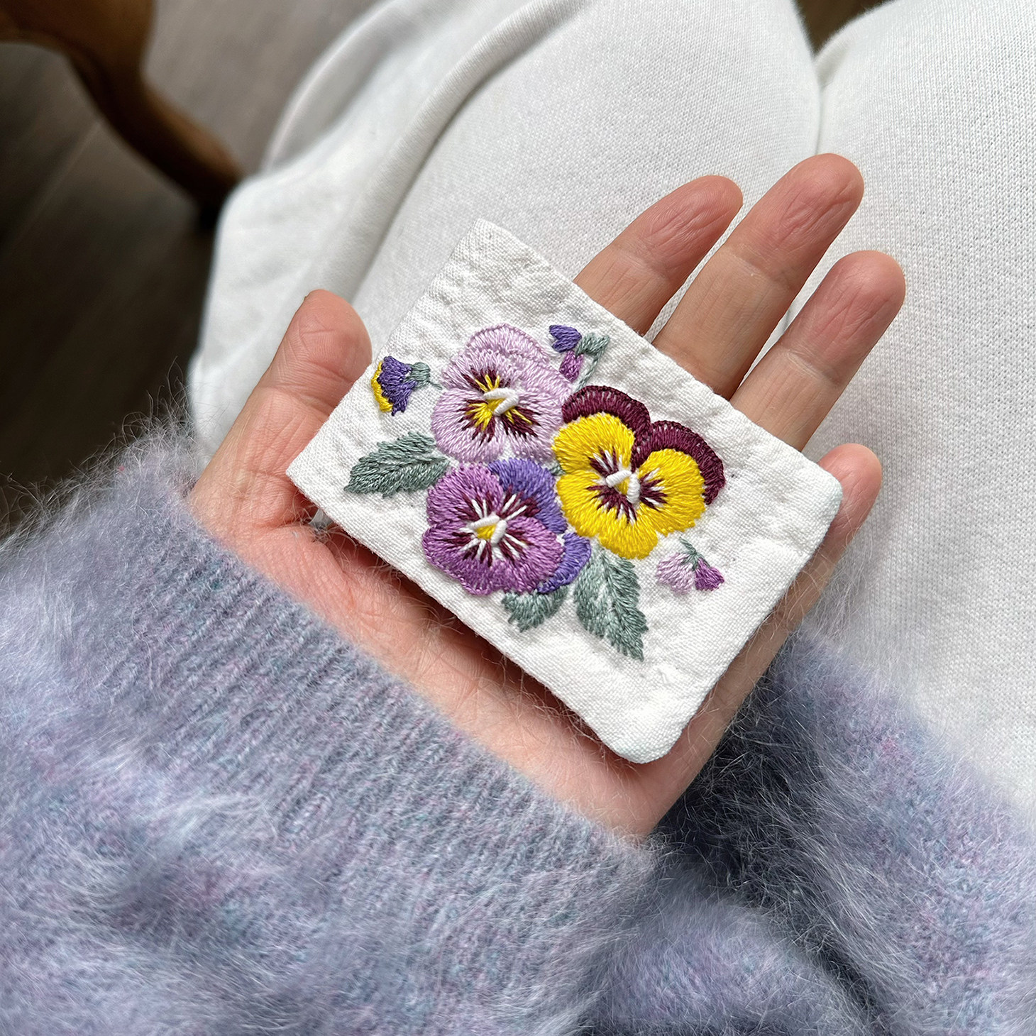 三色堇手工DIY布艺小清新花草欧式刺绣材料包 证件针线包绣花套件