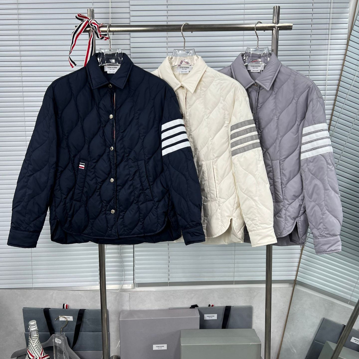 TB新款菱格四杠翻领纽扣羽绒服无帽保暖休闲时尚大气简约经典外套
