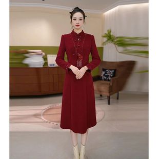 连衣裙2025新款今年流行爆款冬季修身气质优雅两件套厚绒