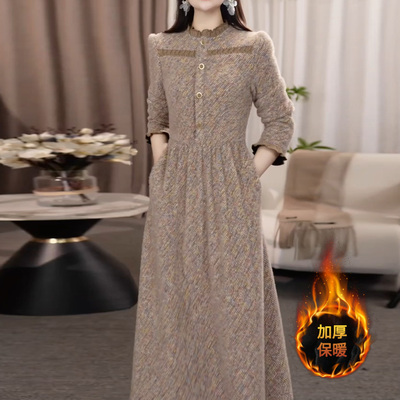 连衣裙2025新款女秋冬季十三行爆款加厚高档长袖轻奢高级感配大衣
