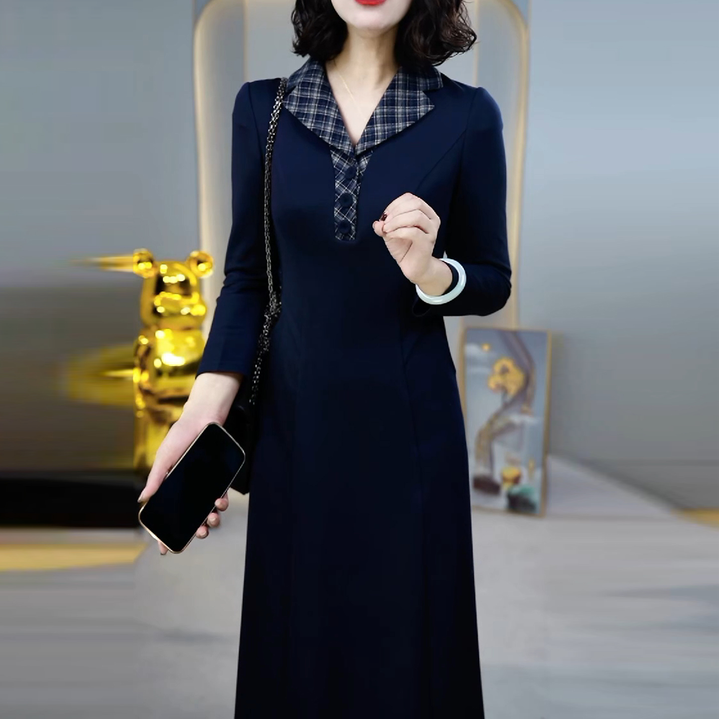 连衣裙2025新款女春秋十三行爆款高档长袖妈妈轻奢高级感配大衣冬