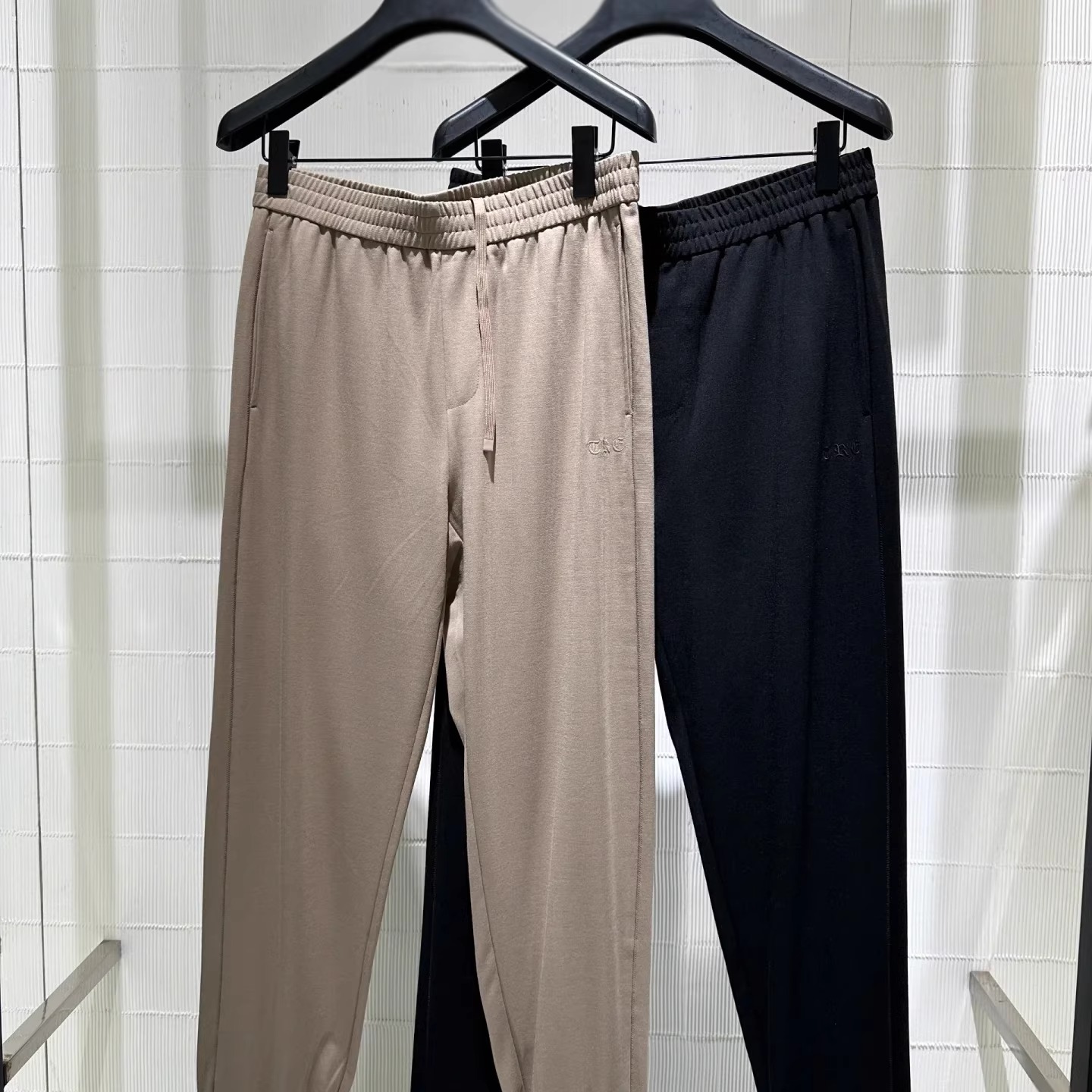 春秋季男士侧线拼接休闲束脚裤