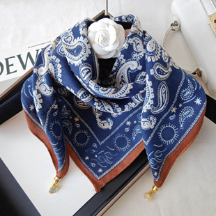 2026春新款 复古腰果花磁吸扣方巾丝巾女蓝色棉麻质感百搭护颈围巾