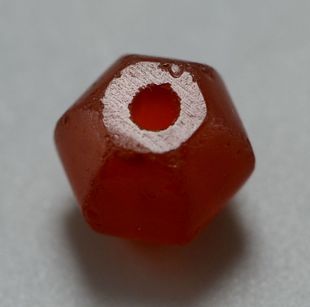 千年古珠品质老珠子辽代红玛瑙珠鲜卑六棱珠精品古董佩饰配珠包老