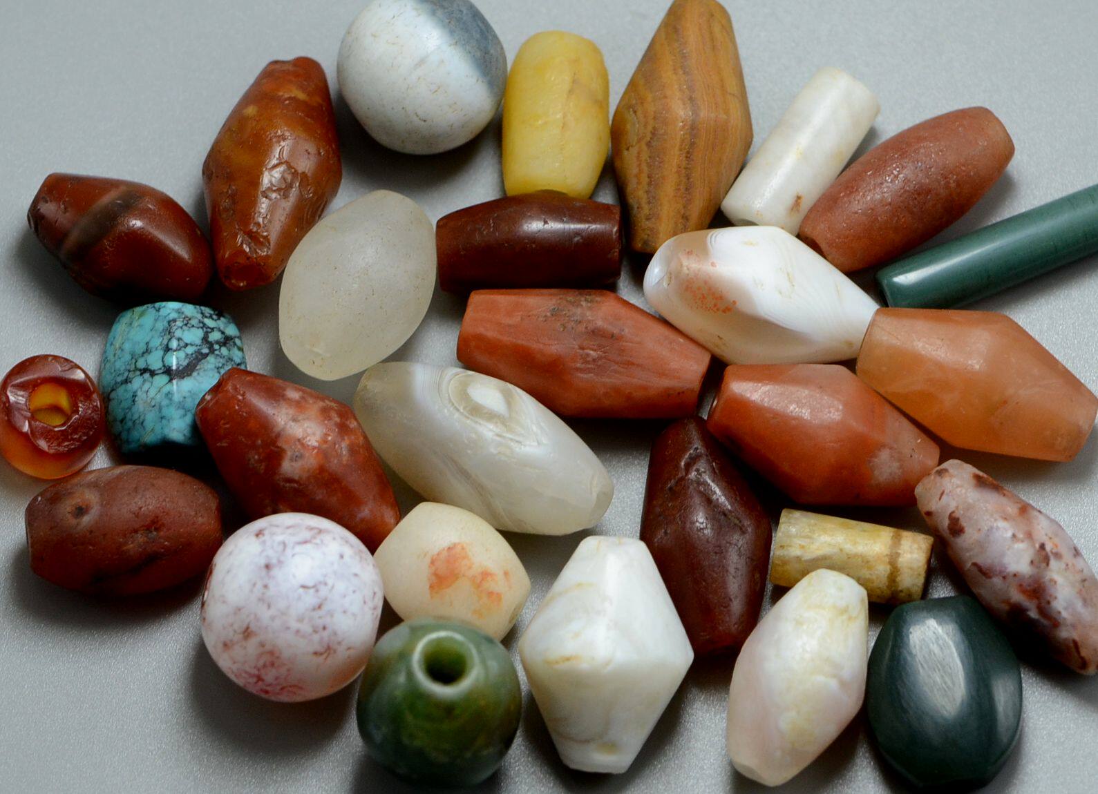 高古战汉缠丝红玛瑙珠游牧民族玉髓水晶楞管古珠老珠古董配饰包老