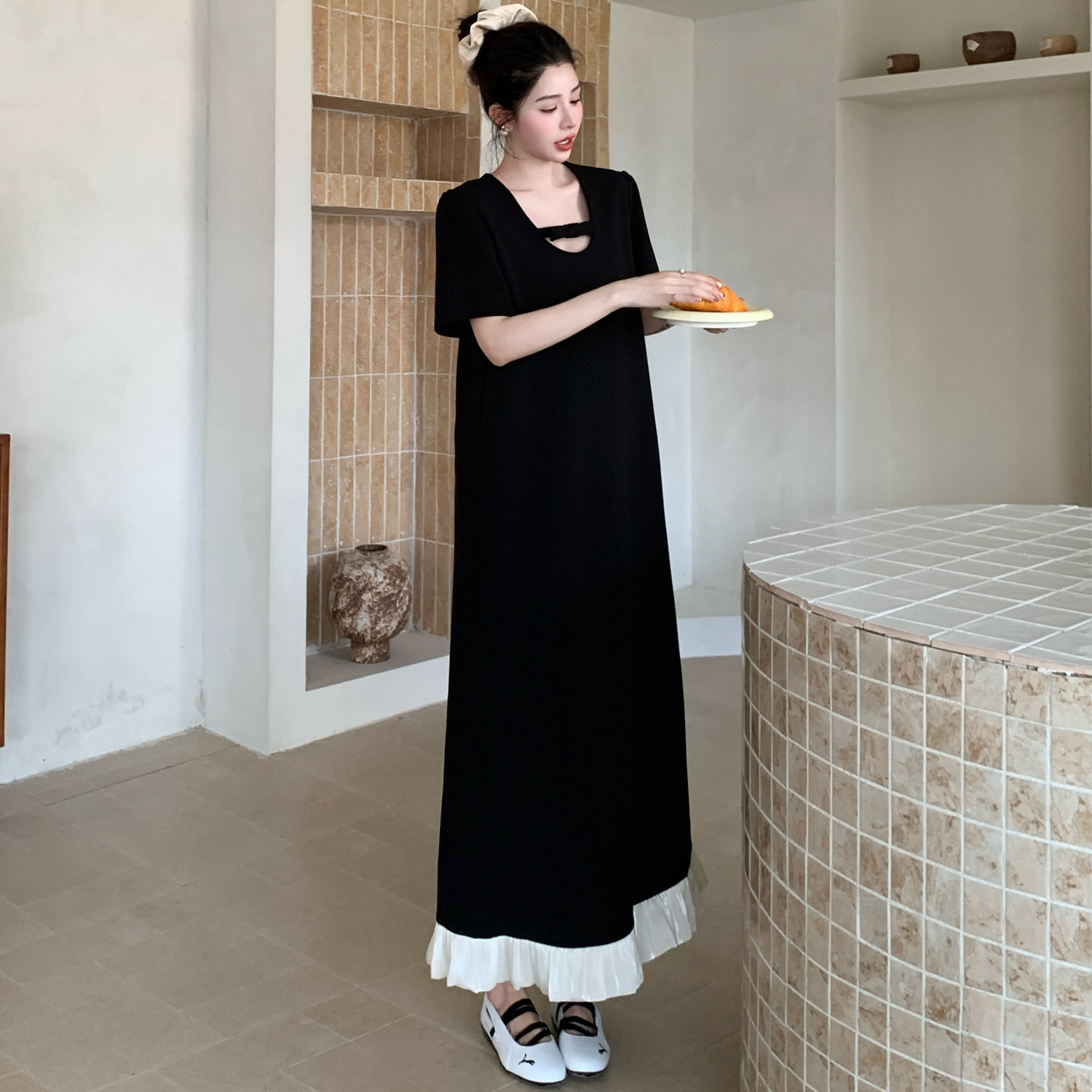 大码女装减龄而荷叶边拼接短袖连衣裙女夏季新款宽松显瘦遮肉长裙