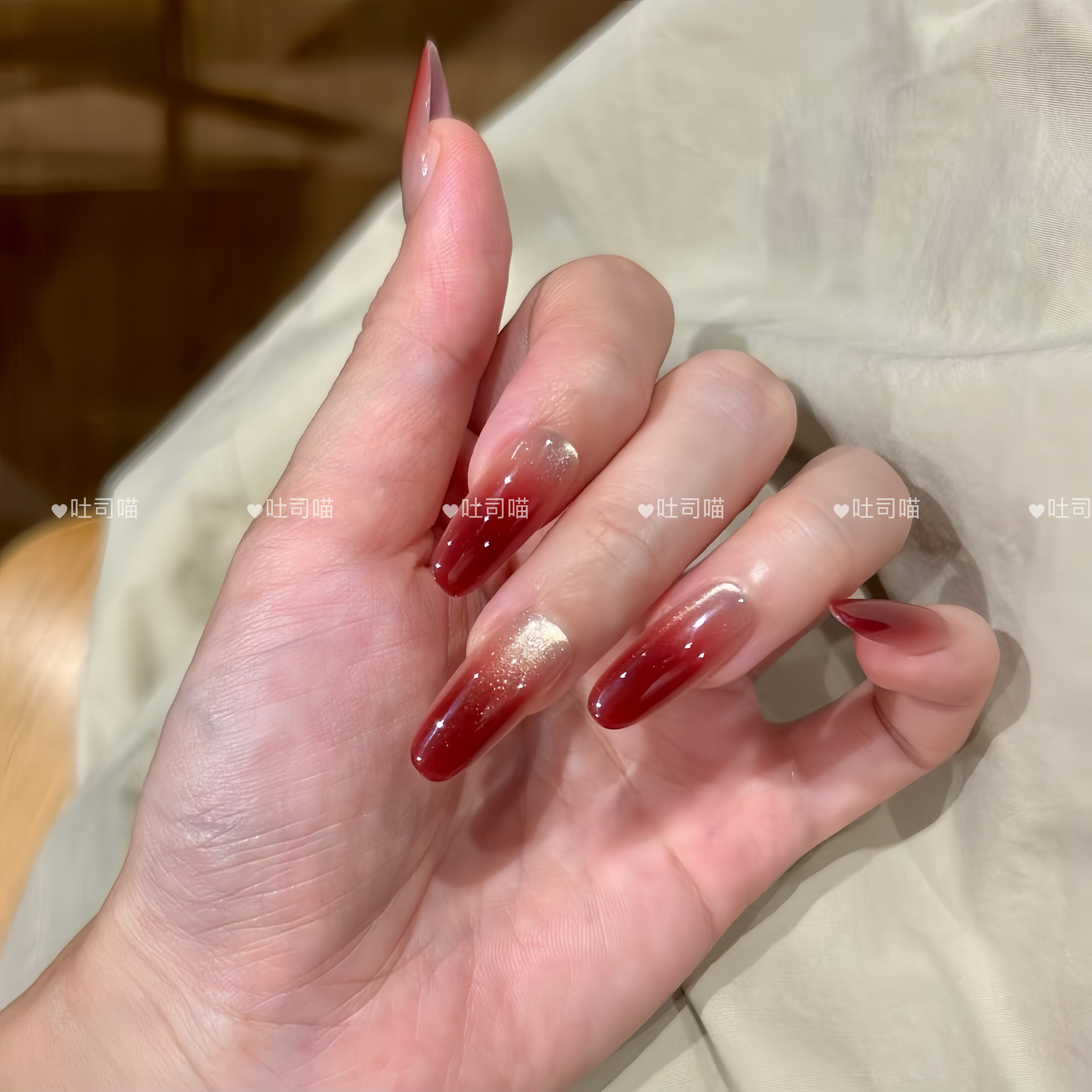 新款红色穿戴甲法式渐变猫眼气质显白秋冬圣诞新年婚礼高颜值美甲