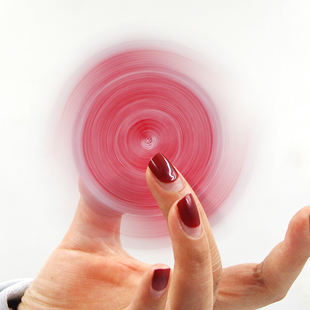 抖音热销 指尖飞牌 电动版蜂鸟牌 纸牌耍帅 指尖转牌扑克魔术道具