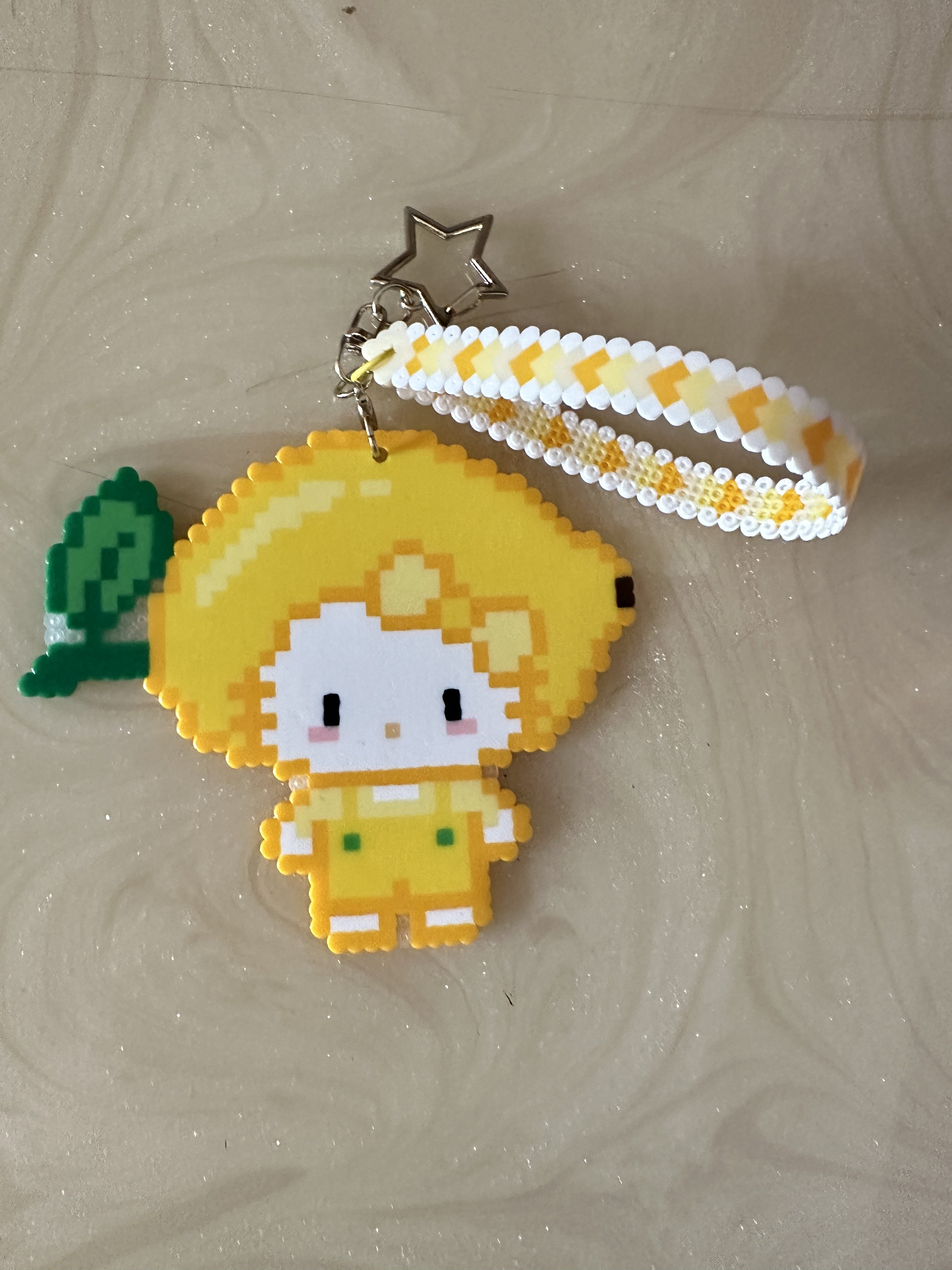 非偏远包邮拼豆柠檬头HelloKitty可爱卡通手机包包挂件钥匙扣