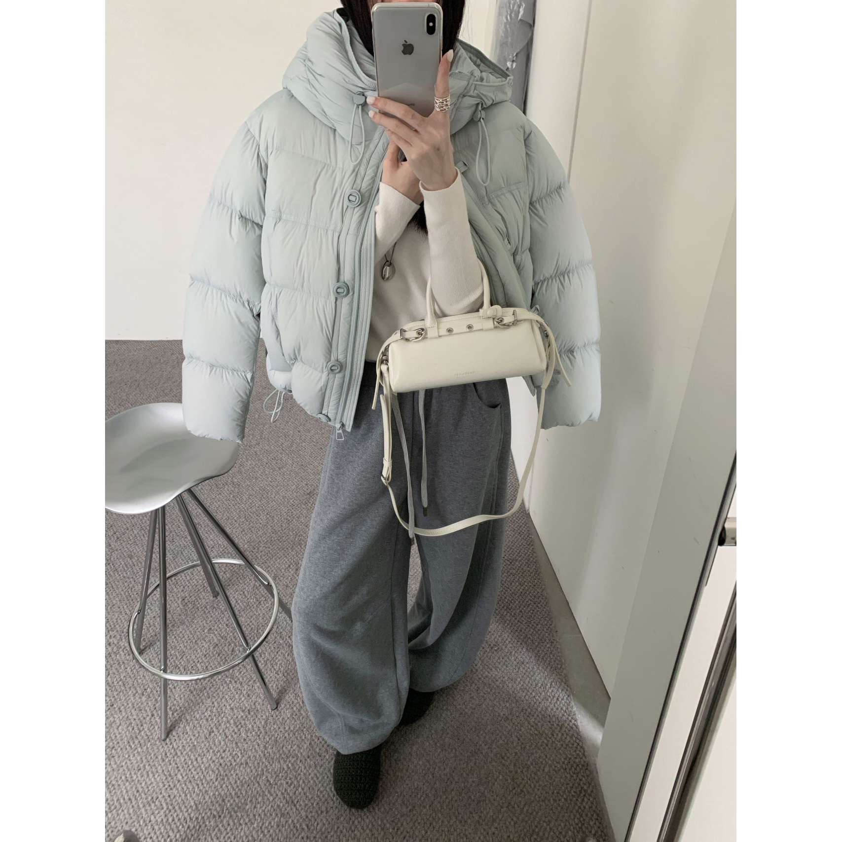 云朵泡芙龟背羽绒服25冬新款90白鸭绒连帽纽扣拉链保暖面包服外套