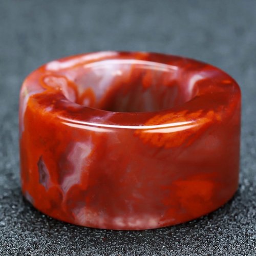 蝶逸男女南红玛瑙原石雕刻