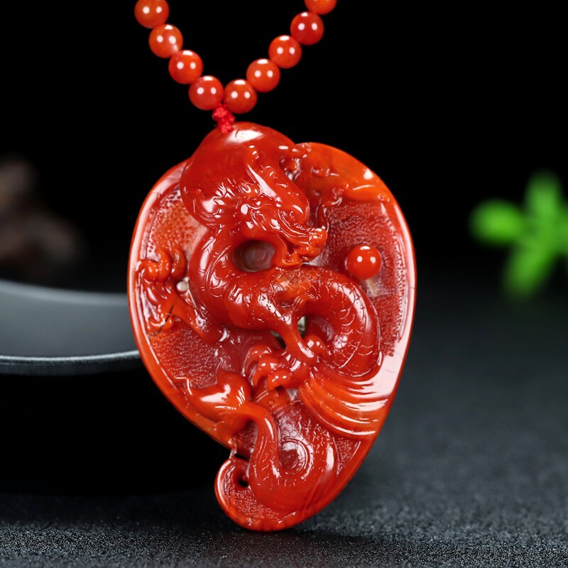 天然凉山南红玛瑙柿子红吊坠生肖属相龙正品原石雕件男女款100