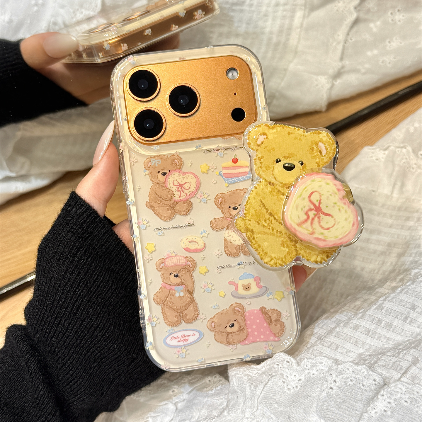 可爱油画小碎花朵爱心抱枕小熊旋转支架适用于iphone17promax苹果14手机壳15新款16pro女13硅胶17pm防摔软壳