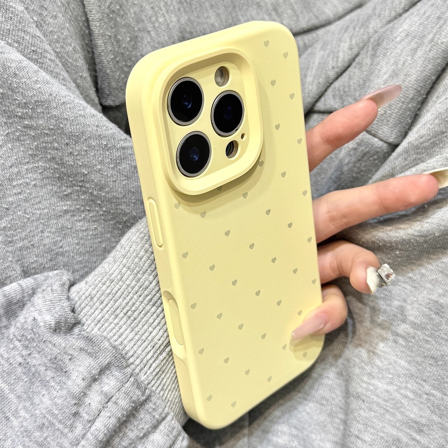 奶黄色满屏小爱心磨砂液态硅胶适用于iphone17promax苹果14手机壳15新款16pro女13少女心17Air全包边防摔软壳