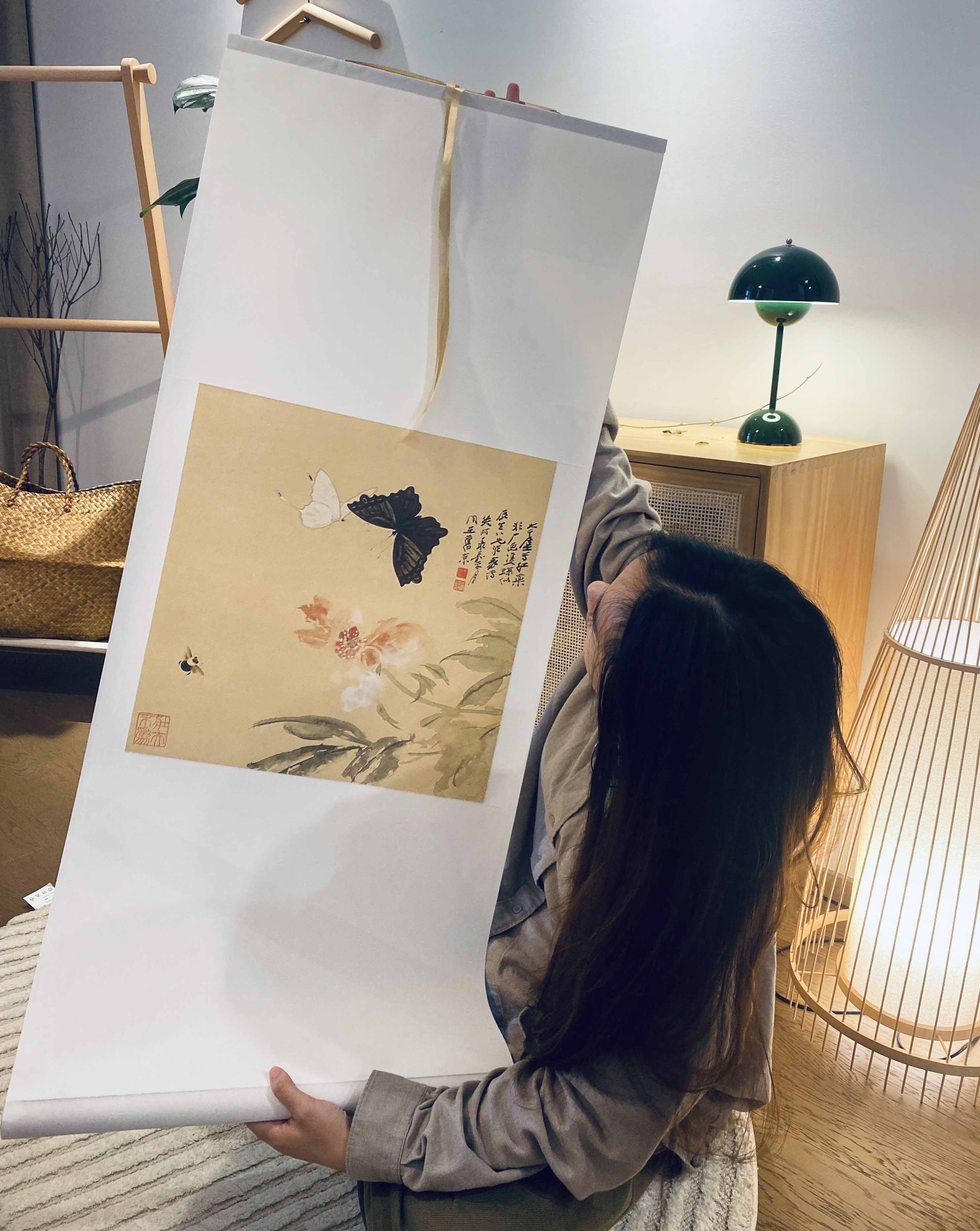 我独南行张大千芍药双蝶图国画中古卷轴画客厅书房卧室装饰画