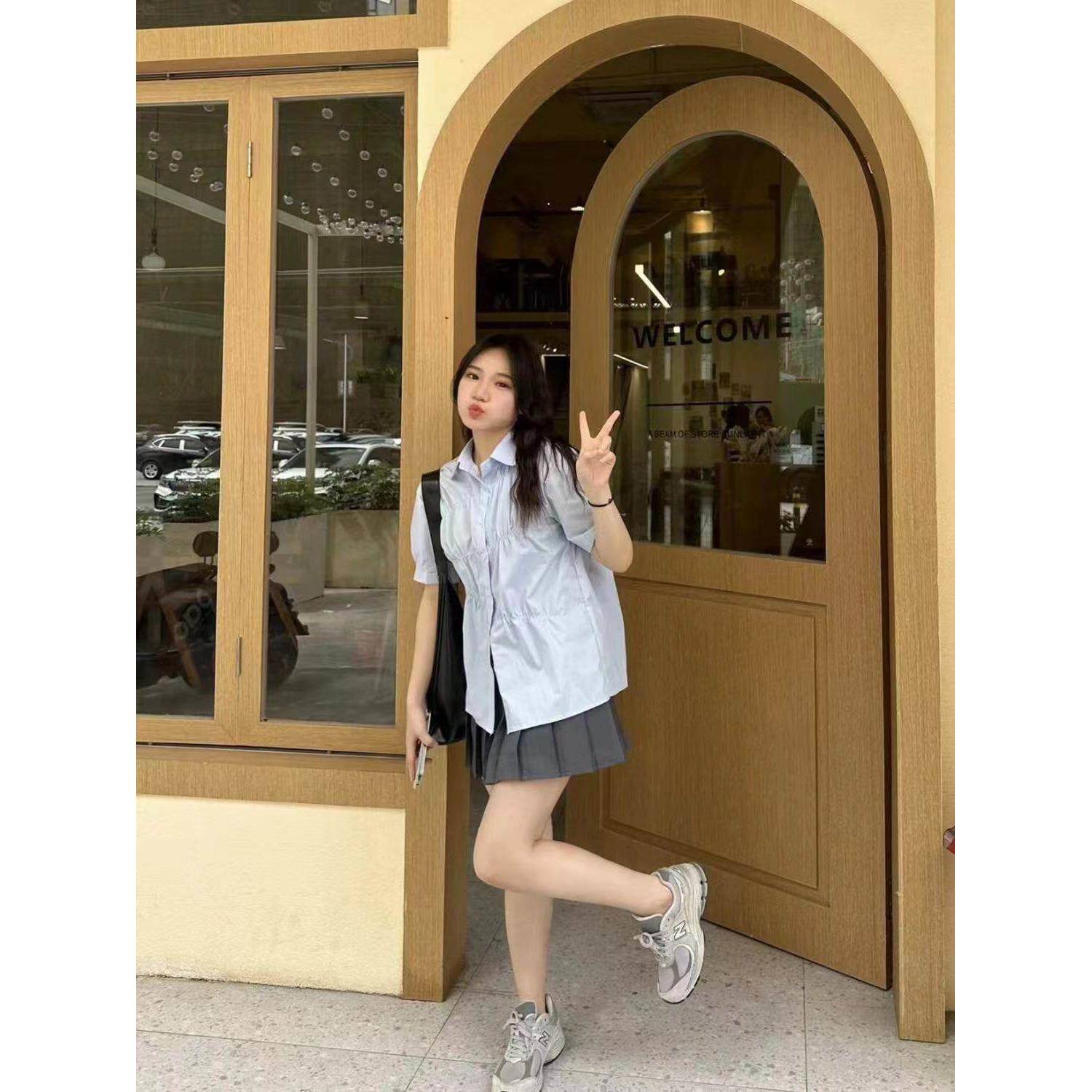 学院风蓝色短袖衬衫女夏季新款韩版宽松百搭衬衣高级设计褶皱上衣